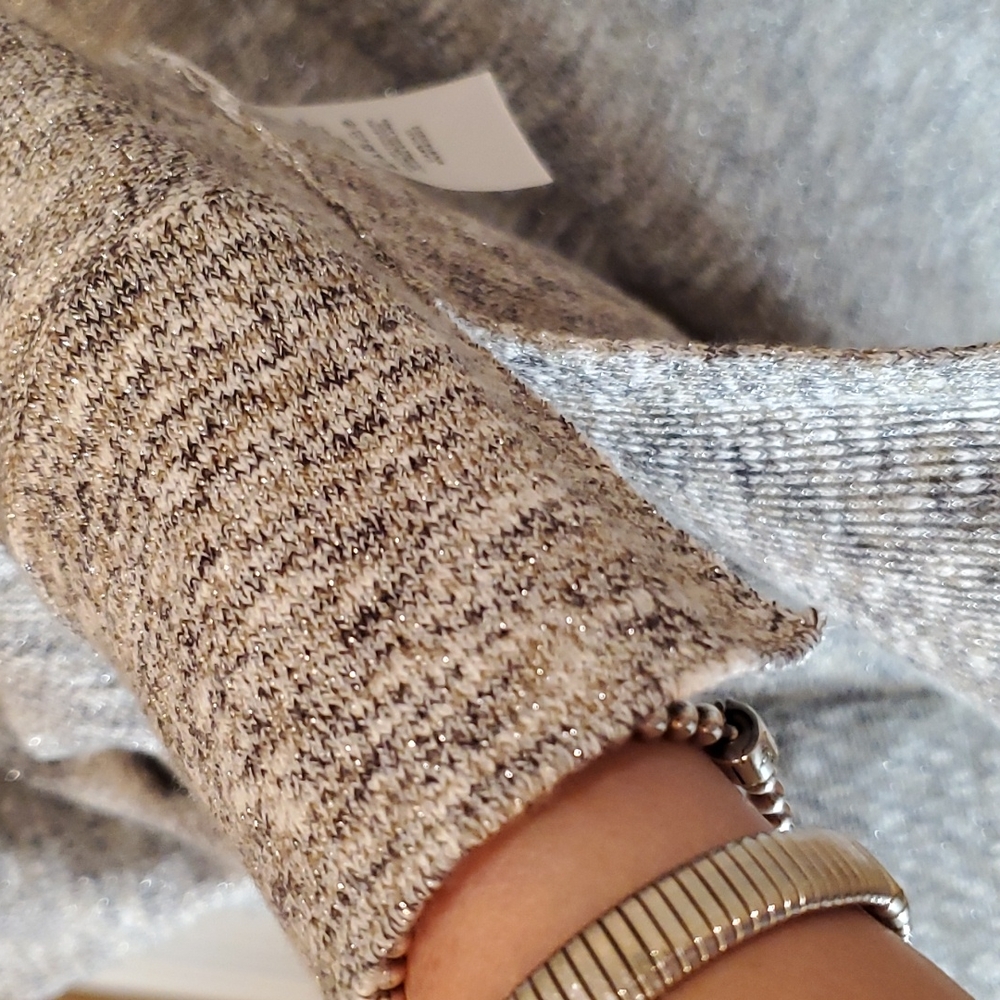 πHPπLOFT Medium Petite Sweater w/ Sparkly Metallic Silver Threading!πππ - Picture 11 of 16
